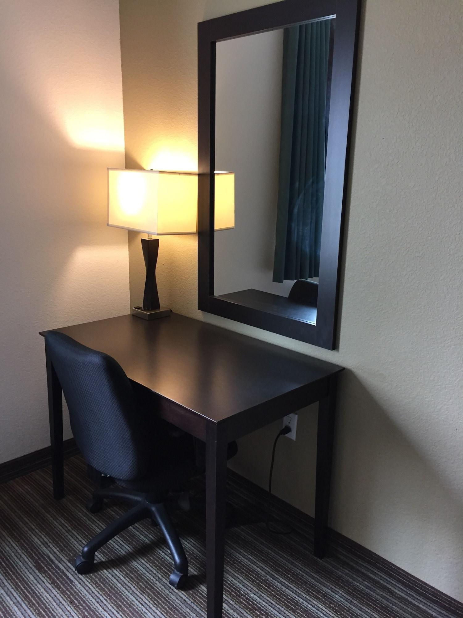Super 8 By Wyndham Brenham Tx Otel Dış mekan fotoğraf