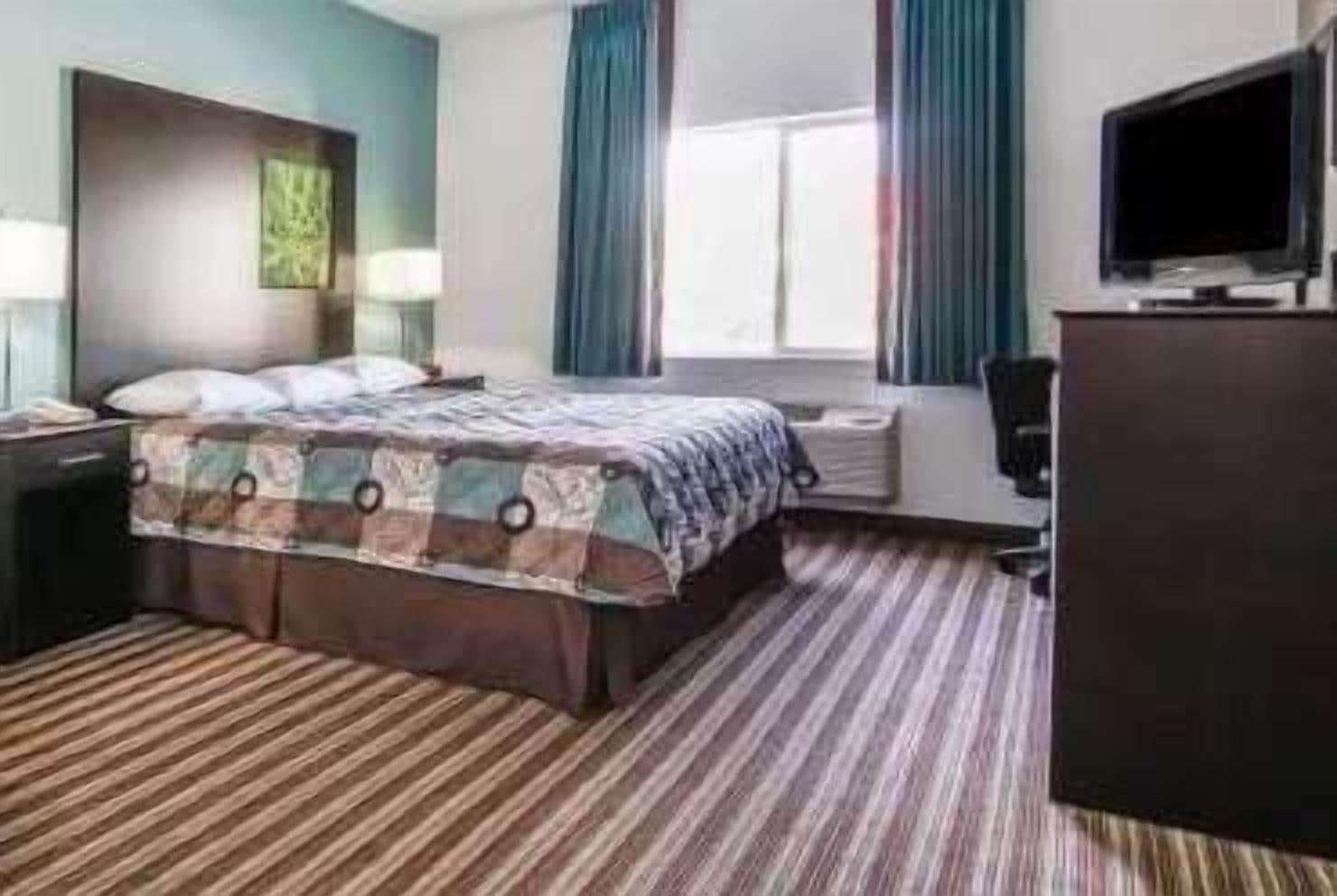 Super 8 By Wyndham Brenham Tx Otel Dış mekan fotoğraf