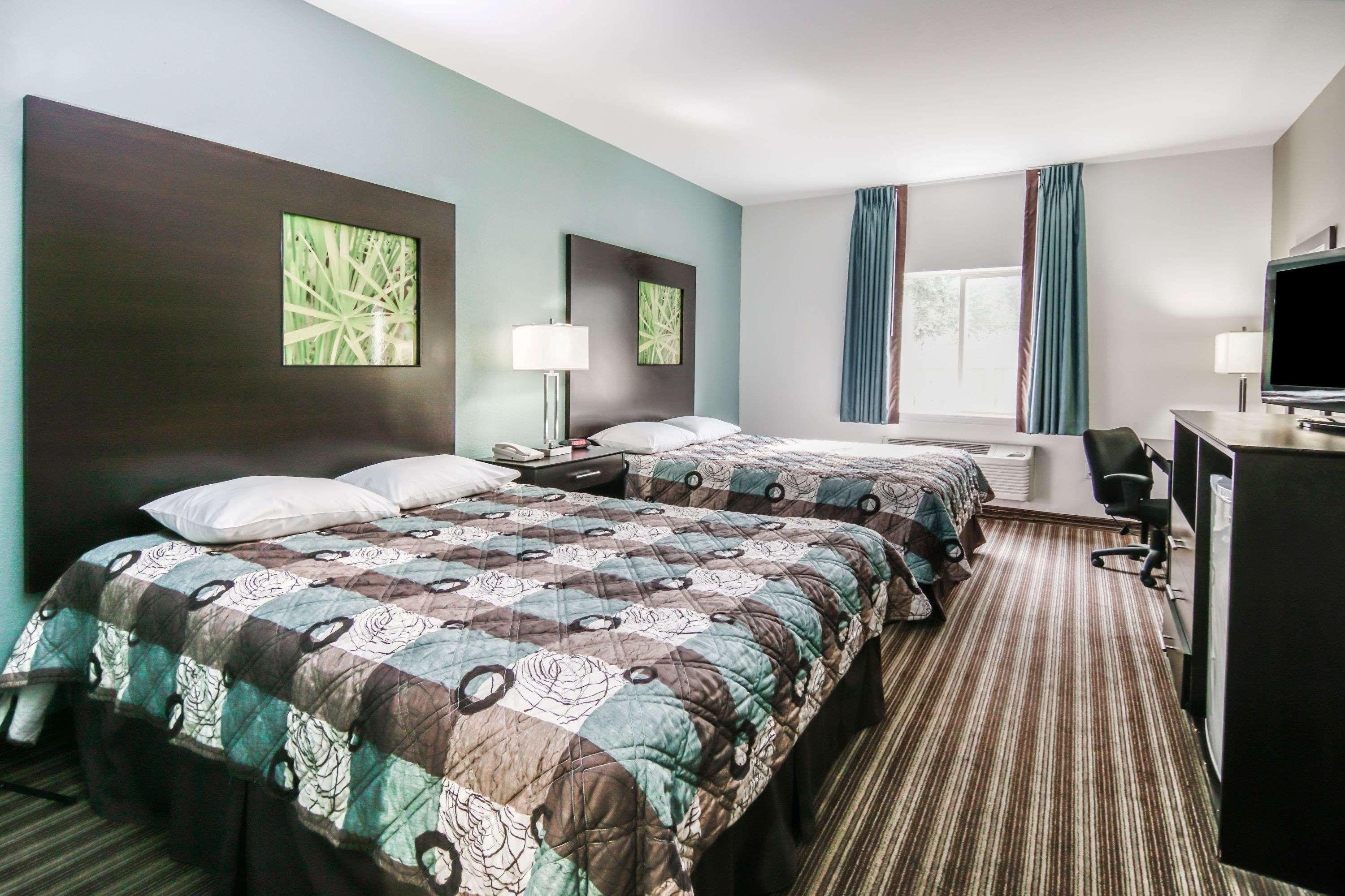 Super 8 By Wyndham Brenham Tx Otel Dış mekan fotoğraf
