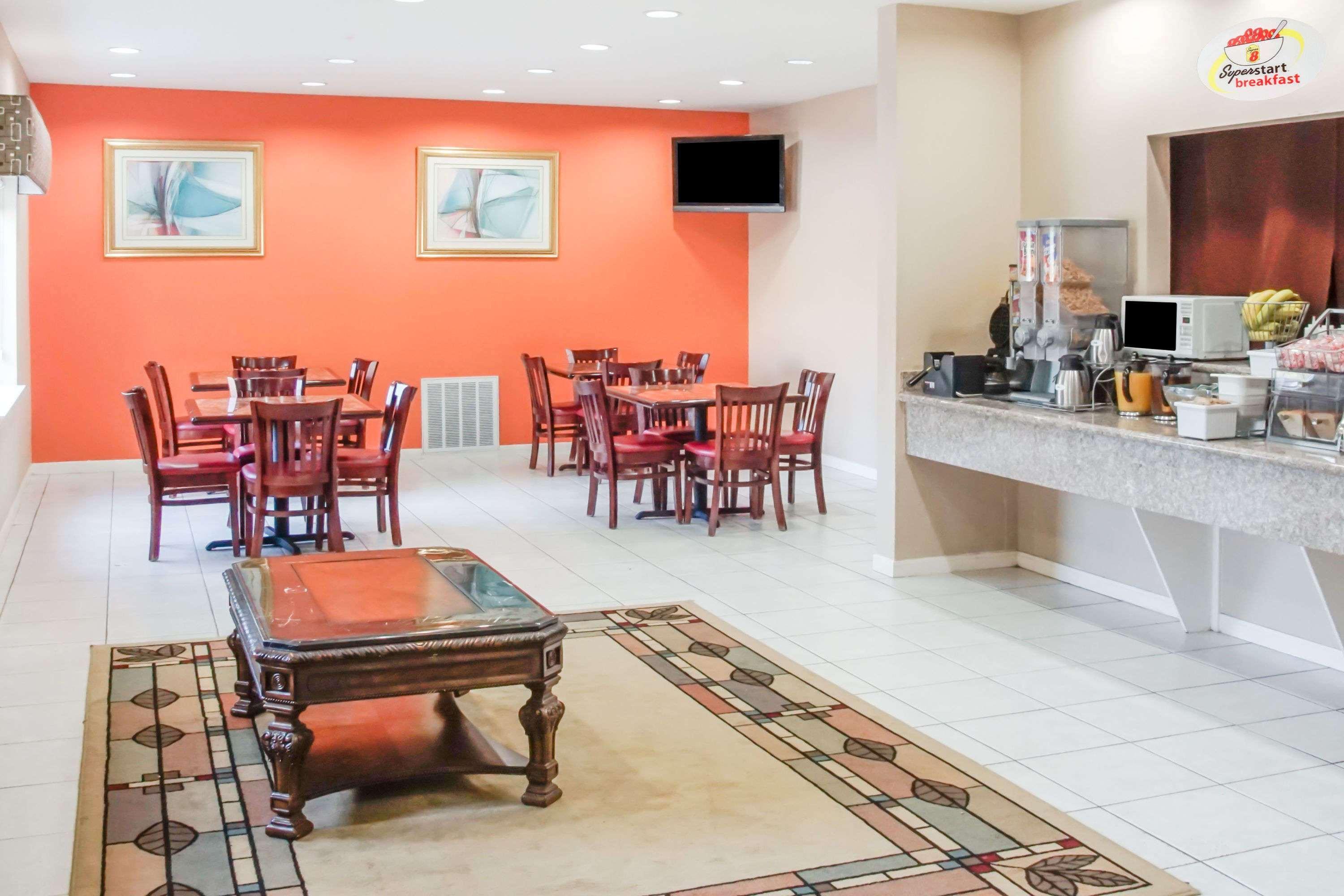 Super 8 By Wyndham Brenham Tx Otel Dış mekan fotoğraf