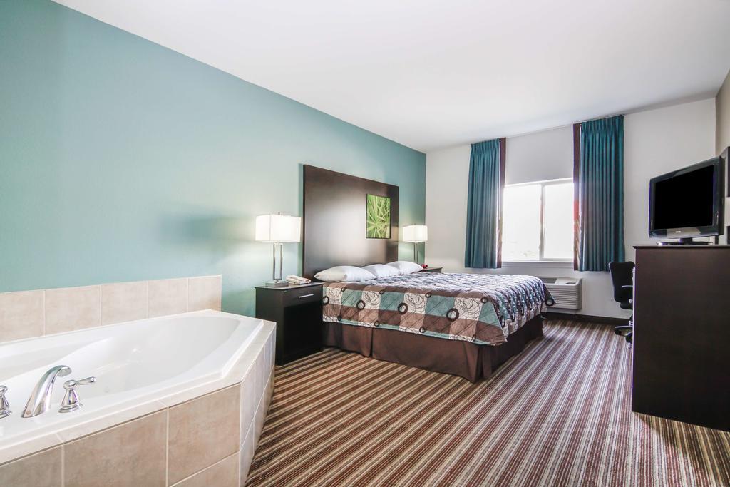 Super 8 By Wyndham Brenham Tx Otel Dış mekan fotoğraf